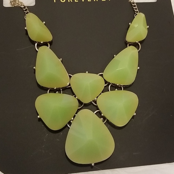 Statement necklaces - Picture 3 of 3